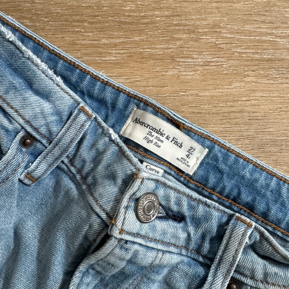 Abercrombie mom high rise jean - Picture 2 of 2